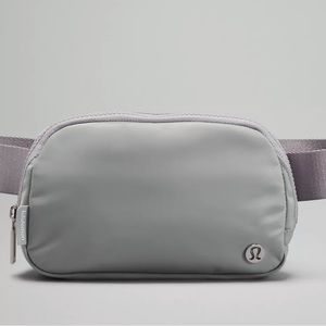 Lululemon Everywhere belt bag